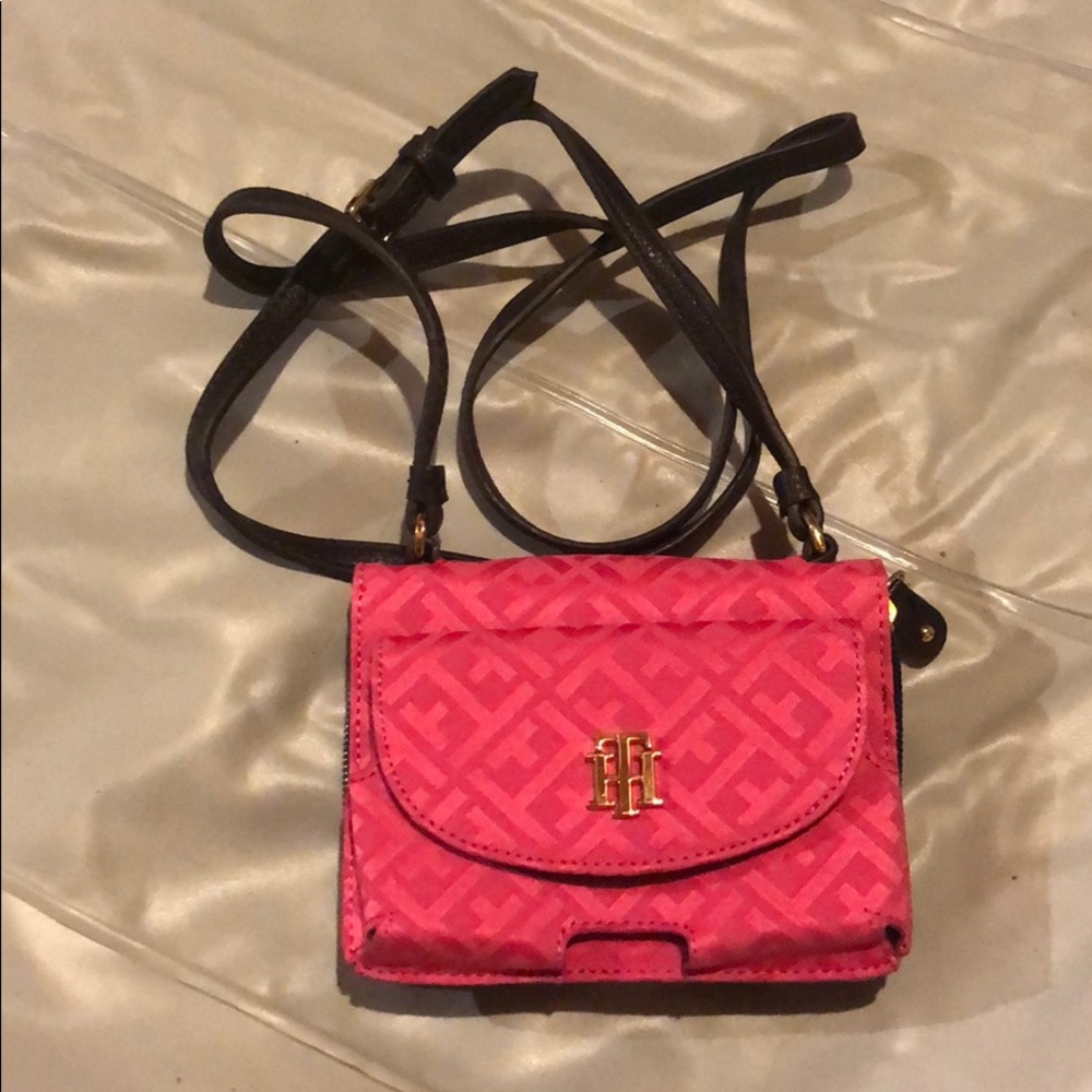 Tommy Hilfiger Over the Shoulder